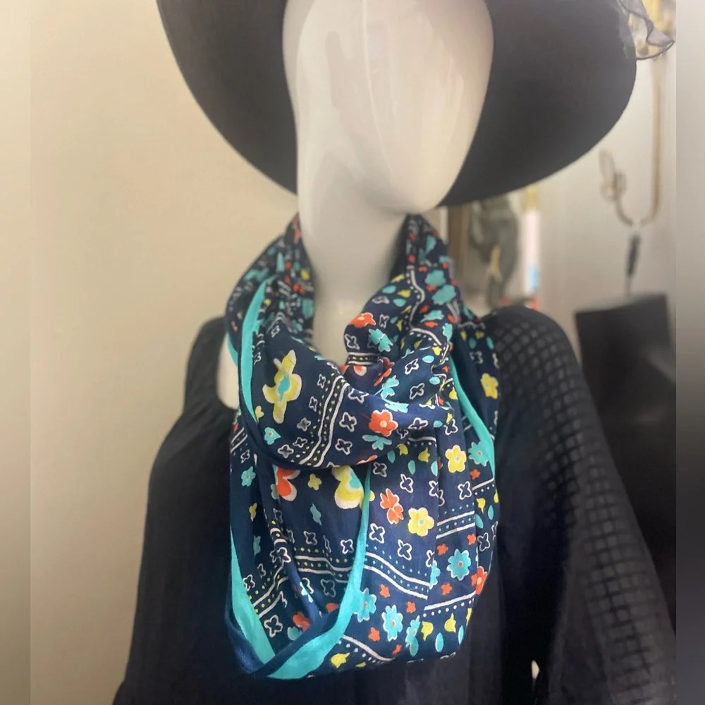 vera Bradley soft cotton twisted scarves 🧣